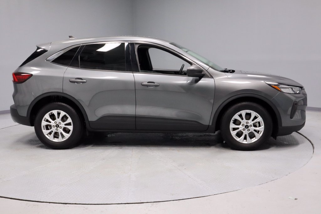 Used 2023 Ford Escape Active w/ Cold Weather Package FWD image 12