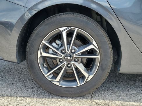 Used 2024 Kia Forte LXS FWD image 9