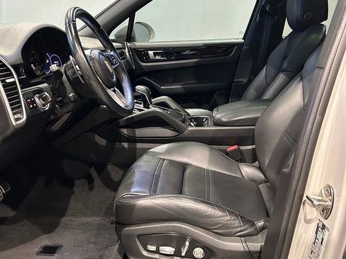 Used 2021 Porsche Cayenne S AWD/4WD image 9