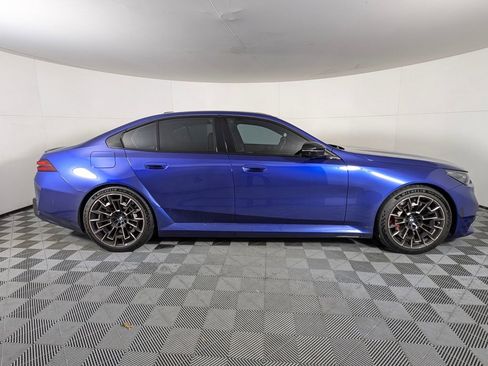 Used 2025 BMW M5 w/ Executive Package image 8