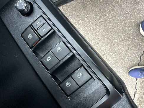 Certified 2022 Toyota Tacoma SR image 25