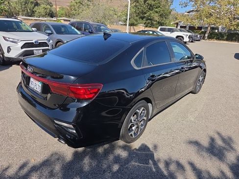 Used 2021 Kia Forte LXS FWD image 5