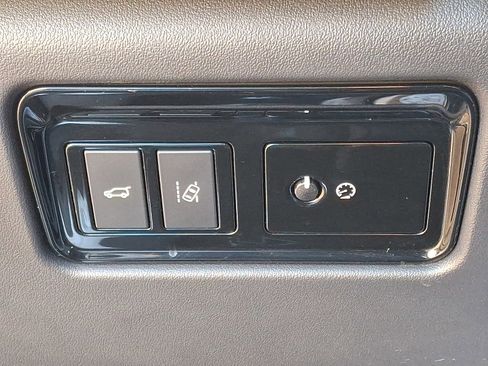 Used 2018 Jaguar F-PACE S image 26