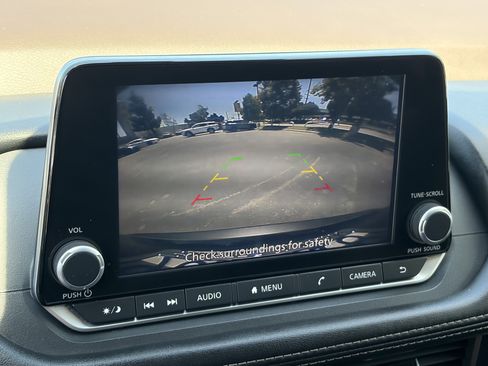 Used 2023 Nissan Rogue SV FWD image 22