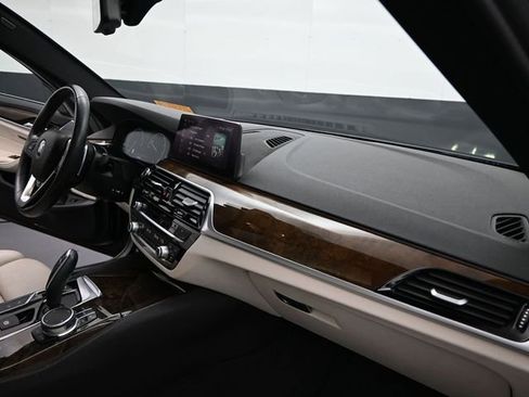 Used 2019 BMW 540i xDrive w/ Executive Package image 23