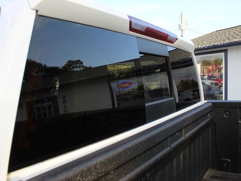 Used 2021 Chevrolet Silverado 1500 LT Trail Boss w/ Convenience Package II image 25