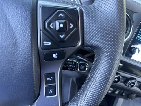 Used 2018 Toyota Tacoma TRD Sport w/ Technology Package AWD/4WD image 29