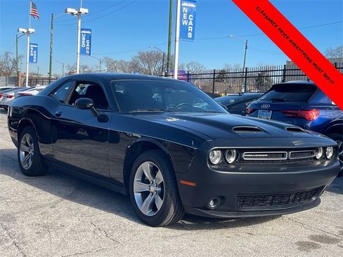 Used 2021 Dodge Challenger SXT image 1