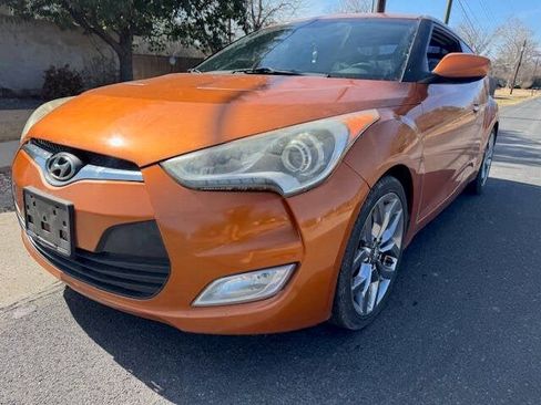 Used 2014 Hyundai Veloster RE:FLEX Edition image 2