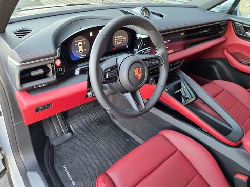 New 2025 Porsche Macan 4 Electric image 4