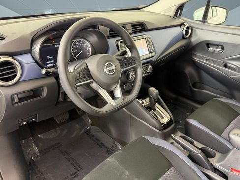 Used 2025 Nissan Versa SV FWD image 7