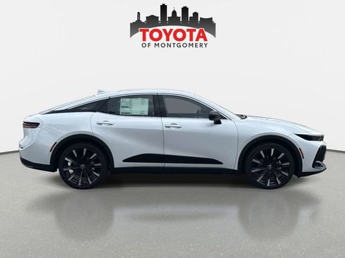 New 2026 Toyota Crown Platinum image 2