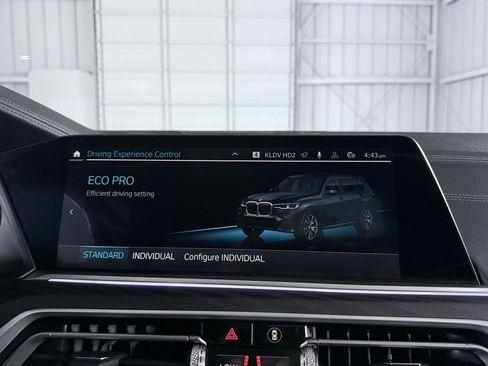 Used 2022 BMW X7 xDrive40i w/ M Sport Package image 40