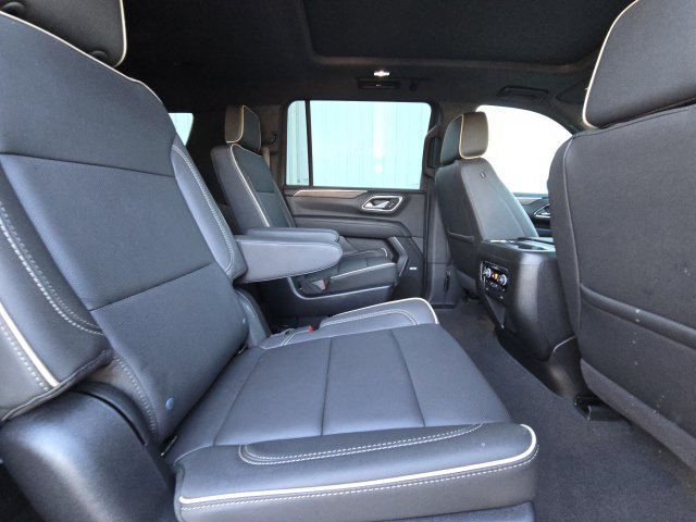 Used 2024 Chevrolet Suburban Premier w/ Premium Package AWD/4WD image 15