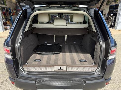 Used 2017 Land Rover Range Rover Sport HSE image 17