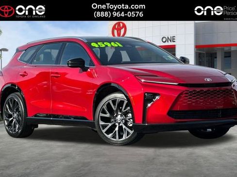 Used 2025 Toyota Crown Signia Limited image 1