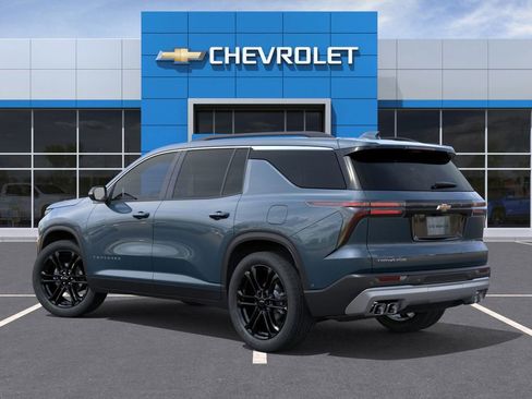 New 2026 Chevrolet Traverse LT w/ Driver Confidence Package FWD image 3