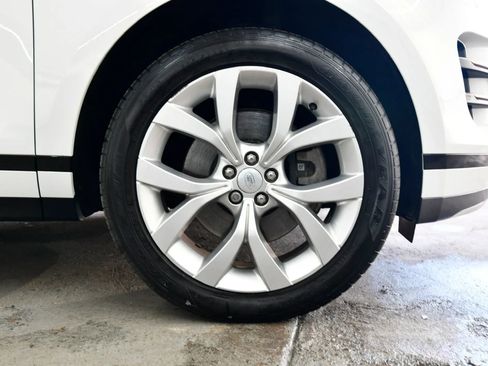 Used 2022 Land Rover Range Rover Evoque R-Dynamic SE image 32