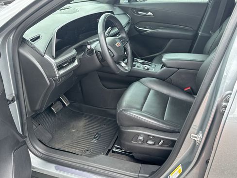 Used 2024 Cadillac XT4 Sport FWD image 9