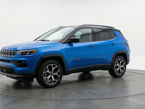Used 2025 Jeep Compass Limited AWD/4WD image 3