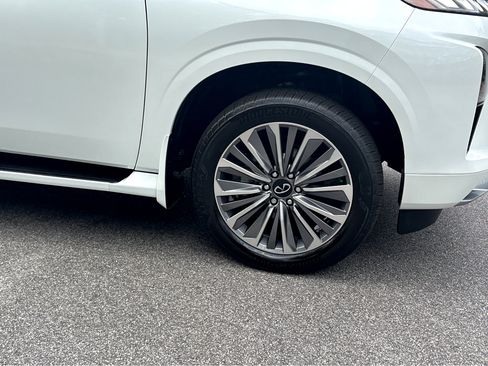 New 2026 INFINITI QX80 Luxe w/ Cargo Package image 25