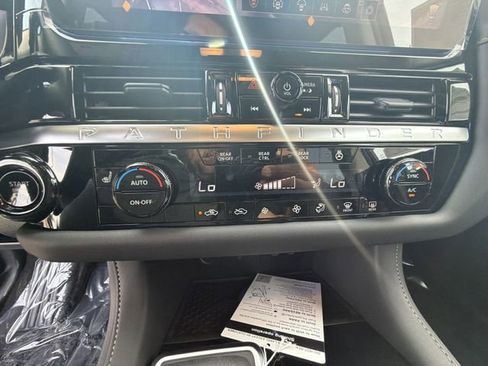 New 2026 Nissan Pathfinder SL w/ SL Premium Package AWD/4WD image 18
