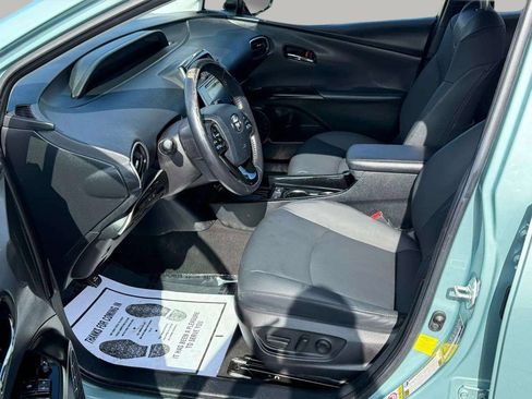 Used 2019 Toyota Prius XLE image 14