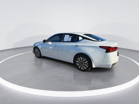 Used 2023 Nissan Altima 2.5 SV image 6
