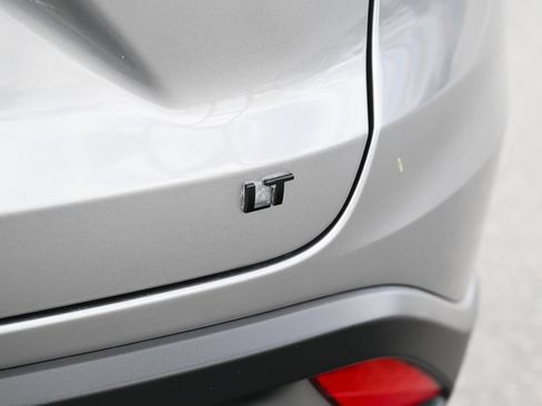 Used 2026 Chevrolet Trax LT w/ LT Convenience Package FWD image 13