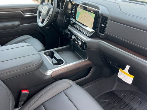 New 2026 GMC Sierra 2500 SLT image 12