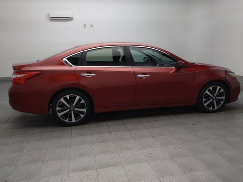 Used 2016 Nissan Altima 2.5 SR FWD image 10