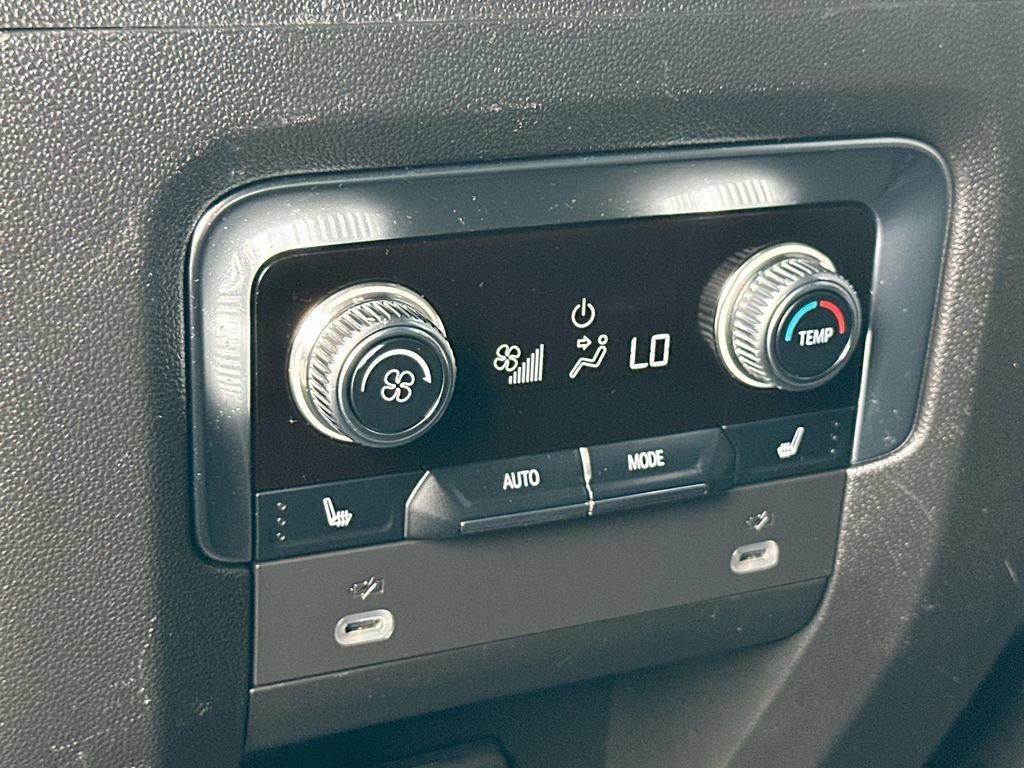 Used 2024 GMC Yukon Denali AWD/4WD image 25