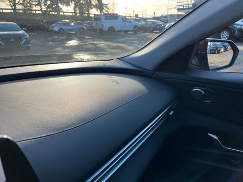 Used 2025 Hyundai Elantra SEL image 36