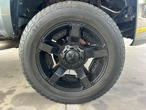 Used 2009 Chevrolet Silverado 2500 LT w/ Exterior Plus Package RWD image 21