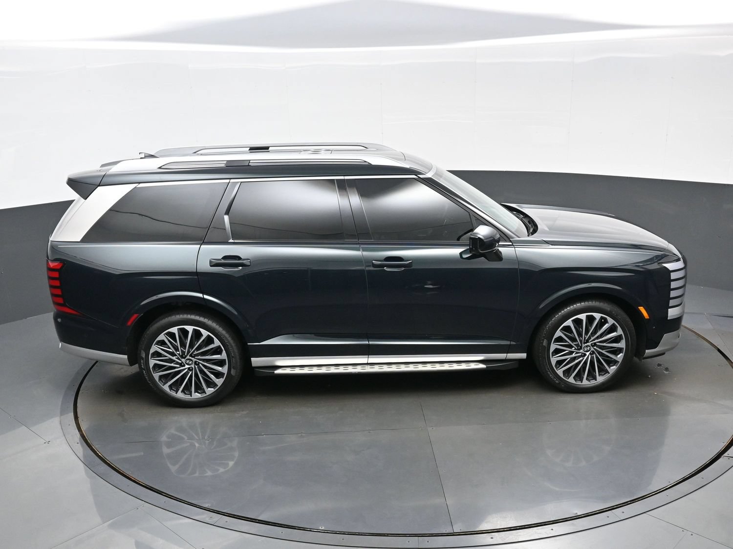 Certified 2026 Hyundai Palisade Calligraphy AWD/4WD image 40