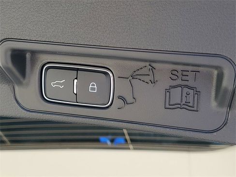 New 2025 Ford Explorer Active w/ Active Comfort Package image 10