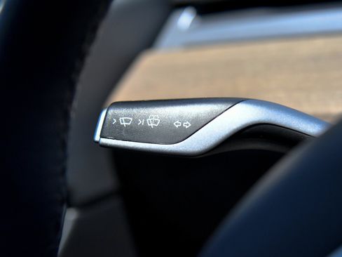 Used 2022 Tesla Model Y Performance AWD/4WD image 27