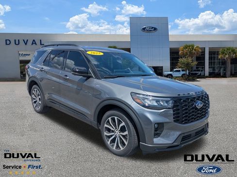 New 2025 Ford Explorer ST-Line image 1