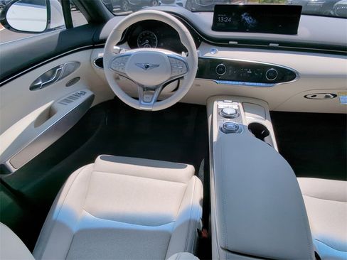 Used 2025 Genesis Electrified GV70 Advanced image 14