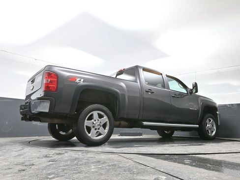 Used 2011 Chevrolet Silverado 2500 LT w/ Interior Plus Package image 57