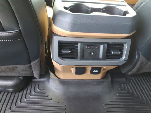 Used 2023 Ford F250 Lariat w/ Sport Appearance Package image 9