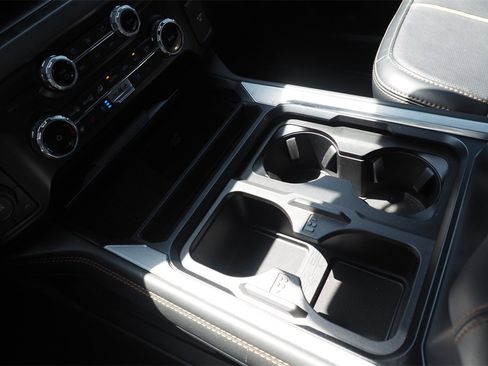 Used 2024 Ford F350 Platinum image 26