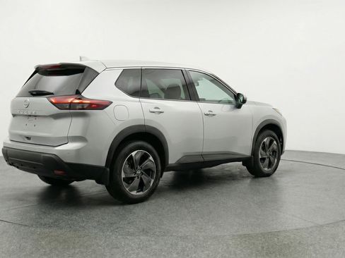 Used 2025 Nissan Rogue SV image 9