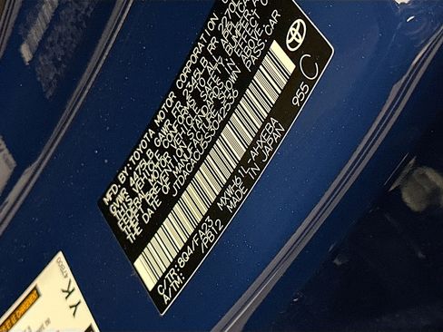 Used 2025 Toyota Prius Plug-In Hybrid image 12