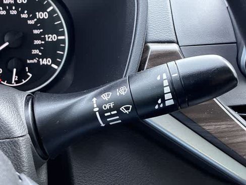 Used 2023 Nissan Altima 2.5 SV FWD image 26