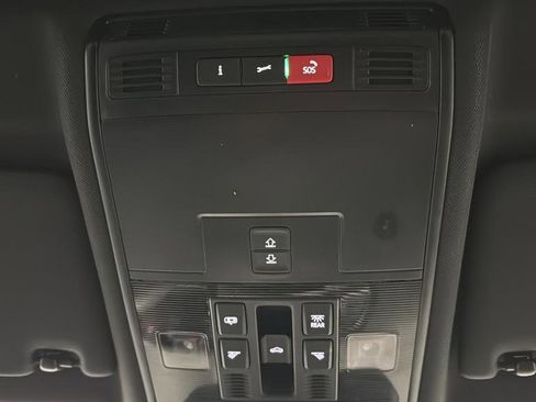 Used 2022 Volkswagen Tiguan SE R-Line image 40