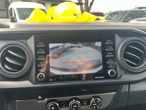 Used 2022 Toyota Tacoma SR image 21