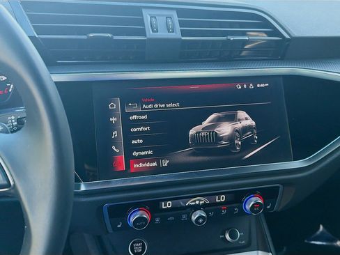 Used 2024 Audi Q3 2.0T Premium image 12