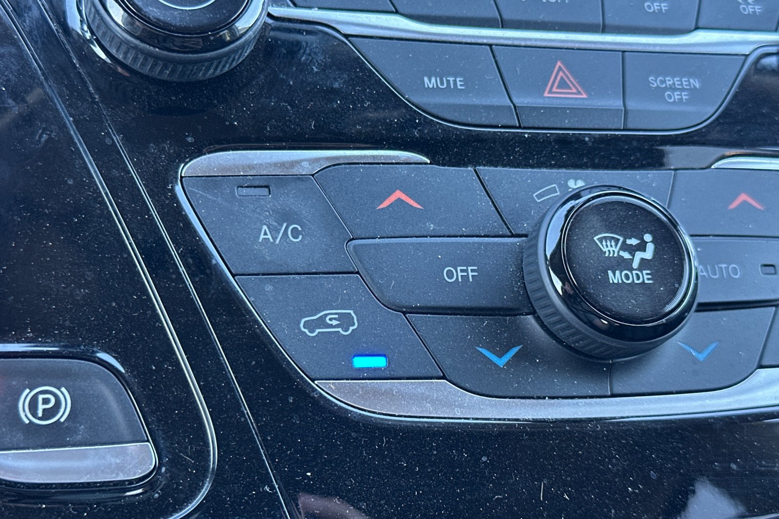 Used 2019 Chrysler Pacifica Touring-L w/ Advanced Safetytec Group FWD image 28
