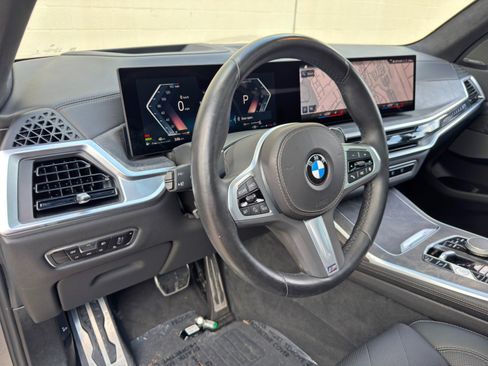 Used 2023 BMW X7 xDrive40i w/ M Sport Package AWD/4WD image 14
